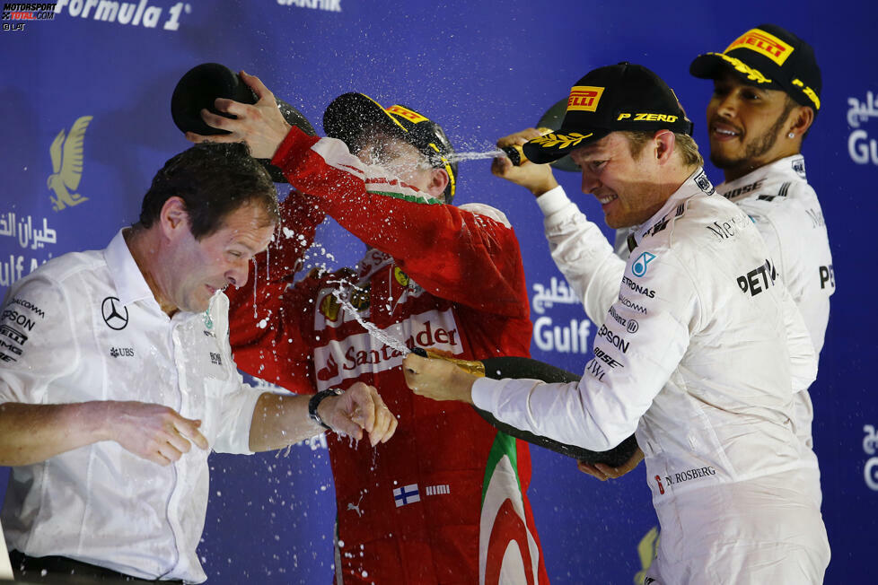 Ausgerechnet für Räikkönen gibt's keinen Champagner mehr: Bei drei seiner letzten vier Podestplätze wird auf dem Podium Rosenwasser ausgeschenkt. 