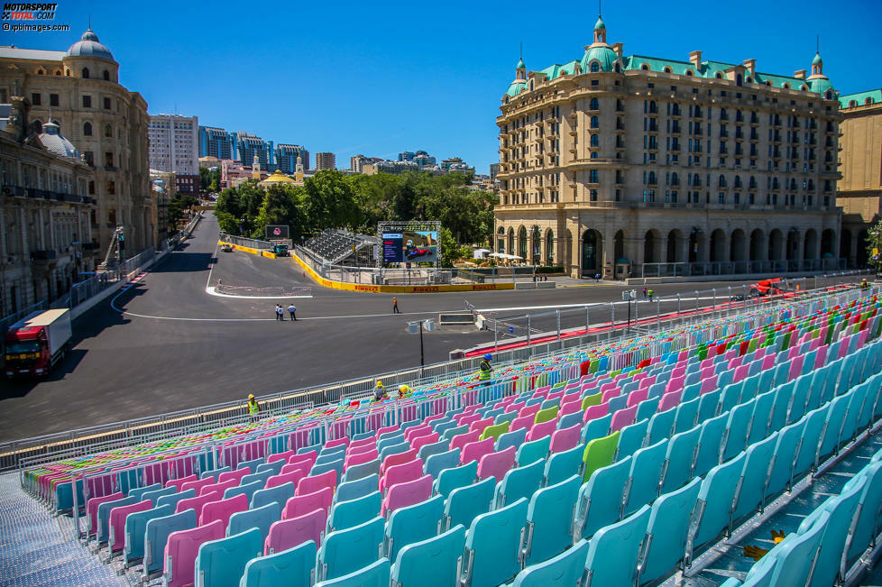 Kurz vor dem Premierenevent werden die letzten Arbeiten an der Strecke vorgenommen, bevor am Freitag um 9 Uhr Ortszeit die GP2-Serie die Ehre hat, den neuen Kurs erstmals zu befahren. Die Formel 1 stellt sich mit ihrem Training hinten an.