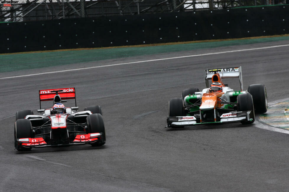 #9: Brasilien 2012. Nach einem tollen Duell mit Lewis Hamilton in der Anfangsphase führten Button und Nico Hülkenberg überlegen, bis das Safety-Car auf die Strecke kam. Später wurde er von Hamilton überholt - ein Problem, das Hülkenberg mit einer Kollision erledigte. Währenddessen behielt Button kühlen Kopf und gewann das Rennen.