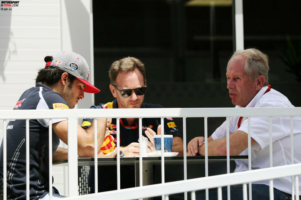 Bahnt sich da schon ein neuer Toro-Rosso-Vertrag an? Carlos Sainz im Gespräch mit Helmut Marko und Christian Horner. Der hat bei Red Bull Racing momentan noch keinen Platz für Sainz jun.