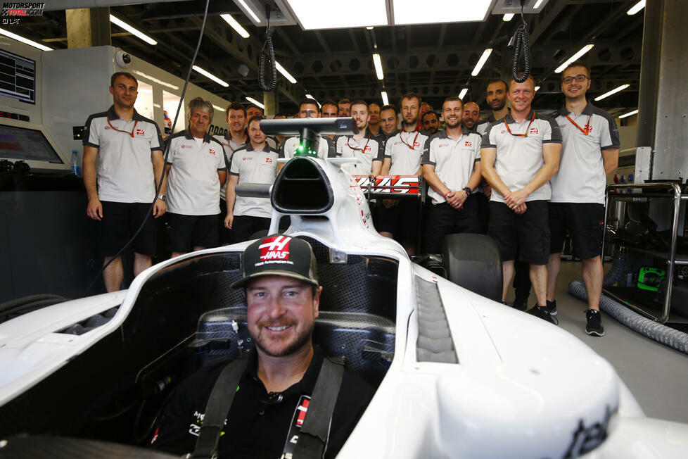 Und auch NASCAR-Star Kurt Busch wird wohl nicht ernsthaft für ein Haas-Cockpit in der Formel 1 in Betracht gezogen. Wobei: Wenn Romain Grosjean einmal NASCAR fahren soll, warum dann nicht auch Busch Formel 1?