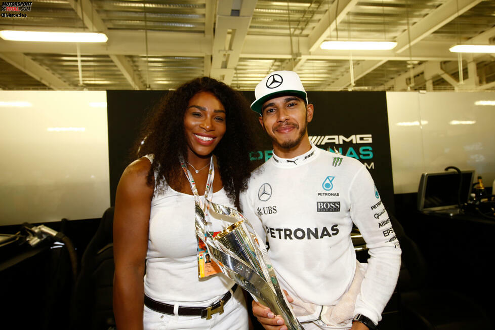 Lewis Hamilton erfreut sich wieder an prominenten Fans. Diesmal kommt Tennis-Ass Serena Williams nach Mexiko, um ihm die Daumen zu drücken. Eine Woche zuvor in Austin hat ihre Schwester Venus das Mercedes-Team besucht.