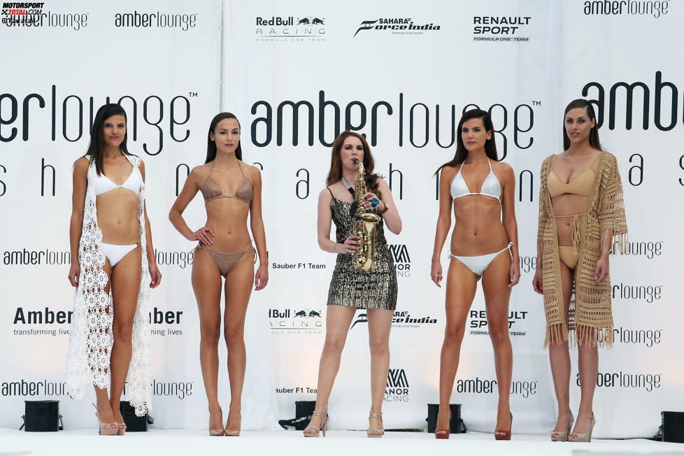 Bei keinem anderen Grand Prix der Welt sind die Frauen so schön wie in Monaco, und nirgendwo sonst gibt's so viel nackte Haut zu bestaunen wie bei der Amber-Lounge-Fashion-Show. Die steigt traditionell am Freitagabend und ist inzwischen ein Fixpunkt des Rennwochenendes, ...