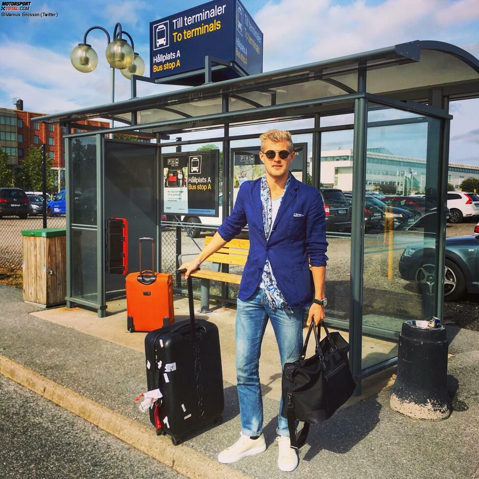 Bei Sauber muss gespart werden, auch nach der Übernahme durch Longbow Finance. Und so geht's für Marcus Ericsson mit dem Bus zum Flughafen, bevor er in den Jet nach Mailand einsteigt. Zumindest für das Twitter-Foto. Ob das wirklich echt ist, entzieht sich unserer Kenntnis.