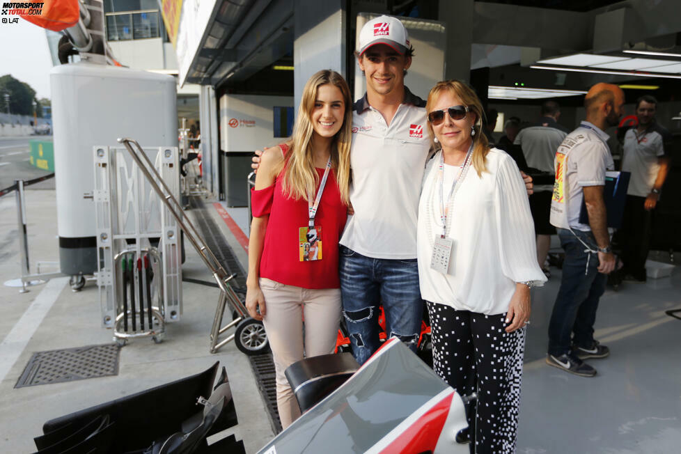 Das Daumendrücken von Schwester und Mama hilft: Esteban Gutierrez schafft im Qualifying sensationell den Sprung in die Top 10, schmeißt im Rennen aber die Nerven weg. Wenn die Familie zum Trösten da ist, lässt sich der Schmerz immerhin etwas leichter ertragen.