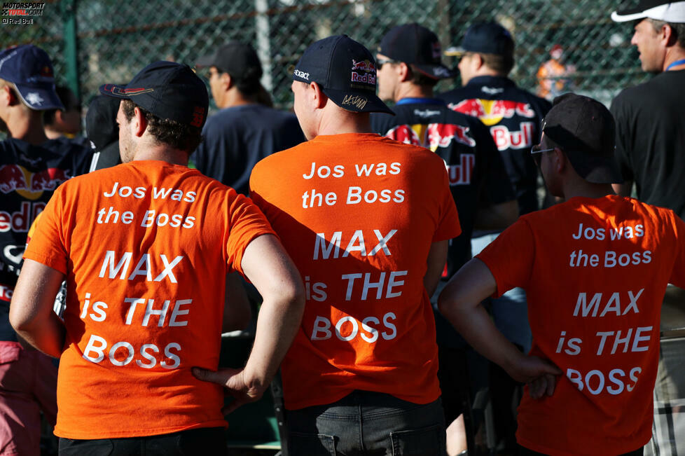 Wer ist hier der Boss? 40.000 Oranjes, so heißt es, pilgern über die Grenze nach Spa-Francorchamps, um Max Verstappen zu sehen. Der belohnt seine Fans nicht, sondern liefert eine der durchwachsensten Leistungen seiner noch jungen Karriere ab. Das tut dem Volksfest aber keinen Abbruch.