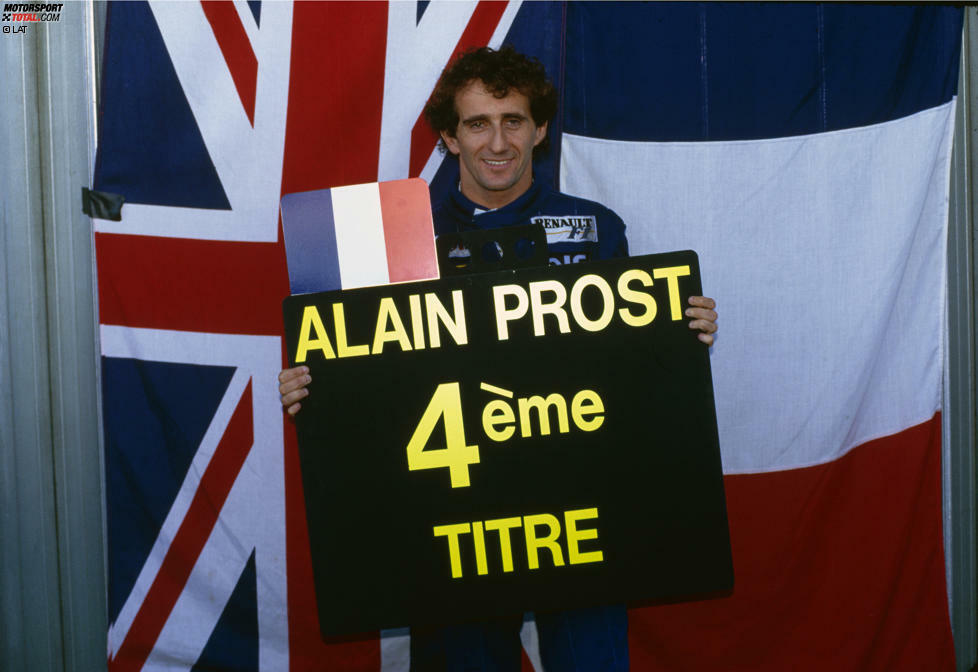 Alain Prost kommt gerade erst von einer Auszeit, als er sich 1993 seinen vierten WM-Titel sichert und zur ewigen Nummer 2 hinter Juan-Manuel Fangio avanciert. Sein Comeback dauert genau ein Jahr: Mit Williams holt er sich die Krone und tritt danach engültig zurück.