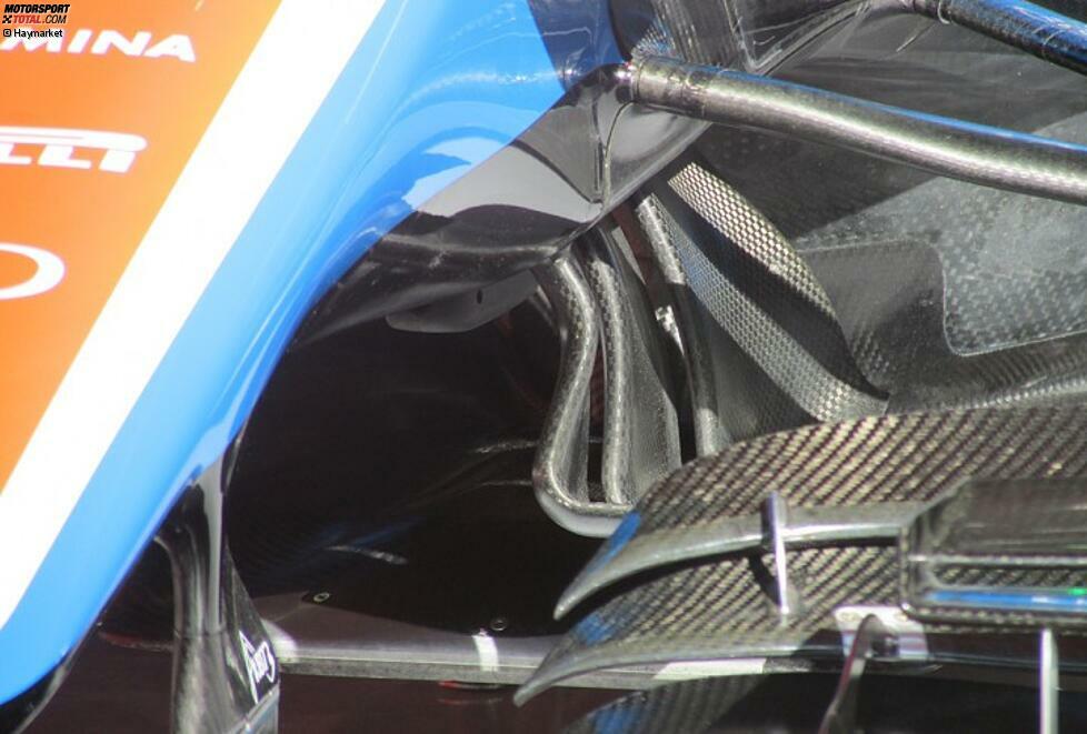 Manor beginnt damit, das Auto ernsthaft weiterzuentwickeln. Neu sind unter anderem Front- und Heckflügel sowie die innovativen Turning-Vanes unter der Nase.