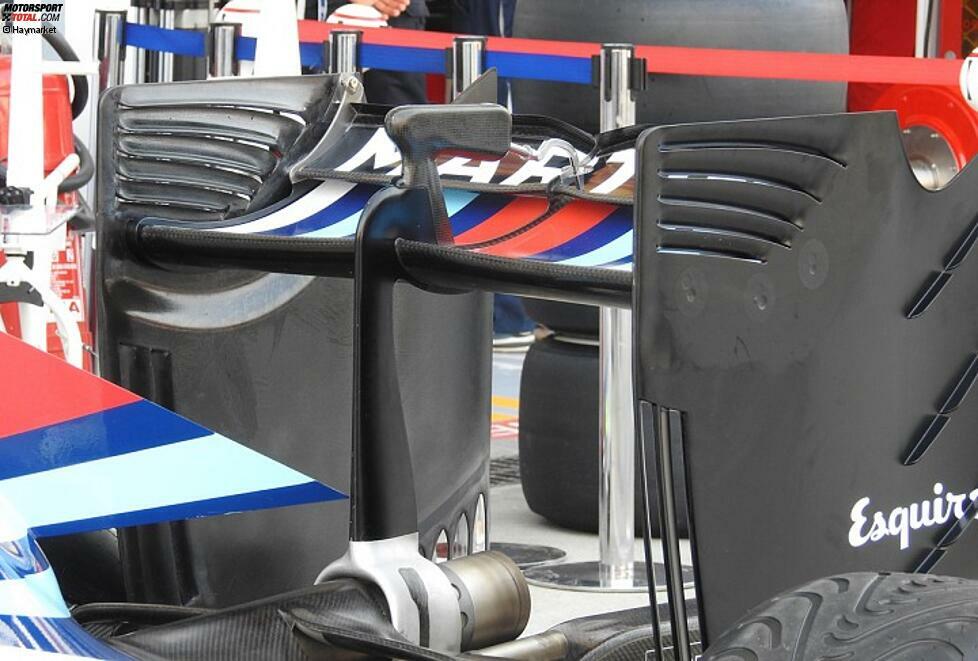 Auch Williams hat für Monza einen Low-Downforce-Heckflügel entwickelt. Die Hauptscheibe befindet sich jedoch nicht am höchstmöglichen Punkt, sondern ein paar Zentimeter tiefer. So konnten auf den seitlichen Endplatten Schlitze eingeschnitten werden, die den Luftwiderstand reduzieren.