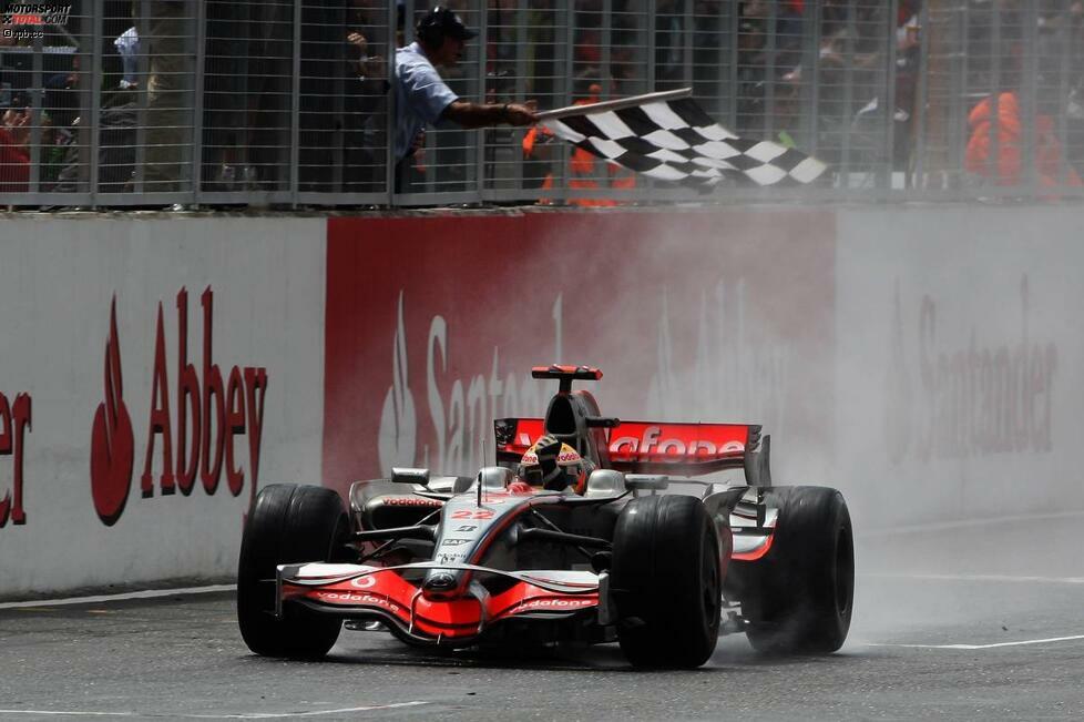 An diesem Wochenende nehmen fünf Fahrer, die den Großen Preis von Großbritannienbereits gewonnen haben. Lewis Hamilton kommt auf drei Siege (2008, 2014 und 2015), Fernando Alonso auf zwei (2006 und 2011). Jeweils einmal gewonnen haben Nico Rosberg (2013), Sebastian Vettel (2009) und Kimi Räikkönen (2007).