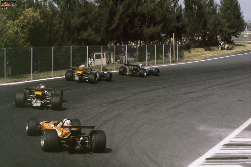 McLaren, Williams und Lotus holten gemeinsam die meisten Siege in Mexiko, nämlich jeweils drei. Hulme lieferte McLarens insgesamt vierten Sieg 1969, Prost holte 1988 den 59. des Teams und Senna den 73. ein Jahr später. Mansell holte die Siege 40 und 53 für Williams und Patrese Sieg Nummer 45. Für Lotus gewann neben Clark auch Graham Hill.