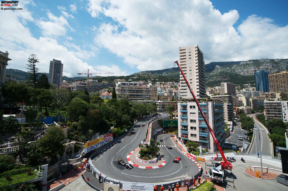 Monaco erlebt am kommenden Wochenende seinen 63. Formel-1-Grand-Prix. Das Rennen gehörte zum Kalender der Premierensaison 1950, war dann nicht mehr im Programm, kehrte 1955 zurück und ist seitdem ein Fixpunkt.