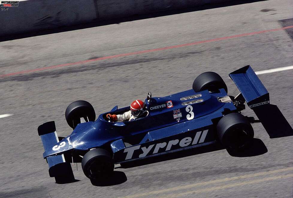 Der bisher letzte US-Amerikaner, der beim US-Grand-Prix in die Punkte gefahren ist, war Eddie Cheever. 1989 wurde er in seiner Heimatstadt Phoenix im Arrows Dritter. Während Mario Andrettis Formel-1-Karriere zeitlich zwar länger dauerte, ist Cheever mit 132 Rennteilnahmen Rekordstarter unter allen US-amerikanischen F1-Fahrern.