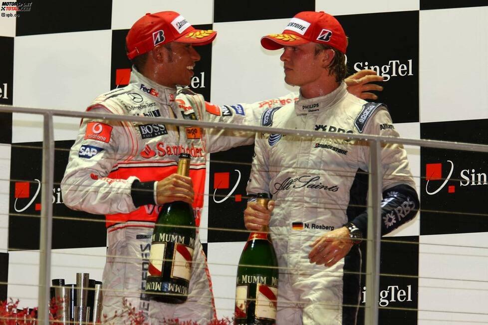 Jubiläum für Nico Rosberg, der in Singapur zum 200. startet. Der Wiesbadener debütierte 2006 beim Grand Prix von Bahrain, bei dem er mit Williams auf Platz sieben und damit in den Punkten landete. Seine beste Williams-Platzierung war ein zweiter Platz in Singapur 2008 (Foto). Seit dem Mercedes-Wechsel 2010 holte er 21 Siege und 28 Poles.