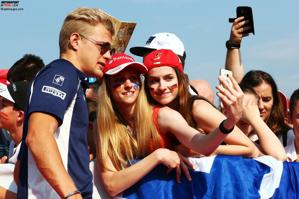 Noch ein Fahrer feiert dieses Wochenende Jubiläum: Marcus Ericsson. Der Schwede wird am Sonntag seinen 50. Grand Prix bestreiten. 2014 debütierte er beim Grand Prix von Australien mit dem Caterham-Team, für das er bis zum Aus 16 Mal am Start war. 2015 wechselte er zur Sauber-Truppe, für die er bislang 33 Mal antrat und fünf Mal punktete.