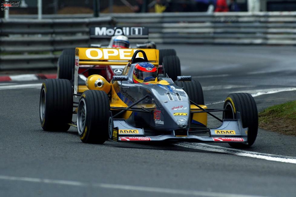 ... wo es ebenfalls zu drei Siegen und dem fünften Platz in der Gesamtwertung reicht. In der Tabelle lässt er dabei unter anderem Piloten wie Robert Kubica, Bruno Spengler und einen gewissen Nico Rosberg hinter sich. Durch seine guten Ergebnisse empfiehlt sich Glock für größere Aufgaben.