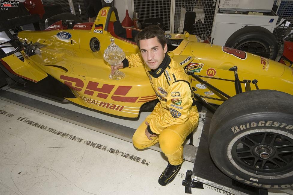 ... und landet zur Saison 2005 in den USA. In der Champ-Car-Serie erreicht er in 13 Rennen einen Podestplatz und Rang acht in der Gesamtwertung. Am Ende des Jahres wird der 23-Jährige als bester Rookie ausgezeichnet. Seine Zukunft soll anschließend aber trotzdem wieder in Europa liegen.