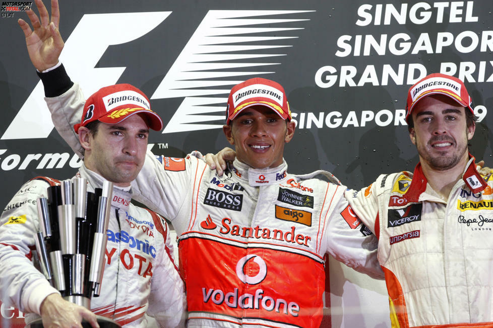 In Singapur noch auf dem Podium, kurz darauf arbeitslos - weil Toyota den Stecker zieht. Nach acht Formel-1-Jahren ohne Sieg haben die Japaner keine Lust mehr und kündigen am Saisonende ihren Ausstieg aus der Königsklasse an. Besonders bitter: Mit dem TF110 hätte Toyota für die Saison 2010 Gerüchten zufolge eine echte Wunderwaffe gehabt.