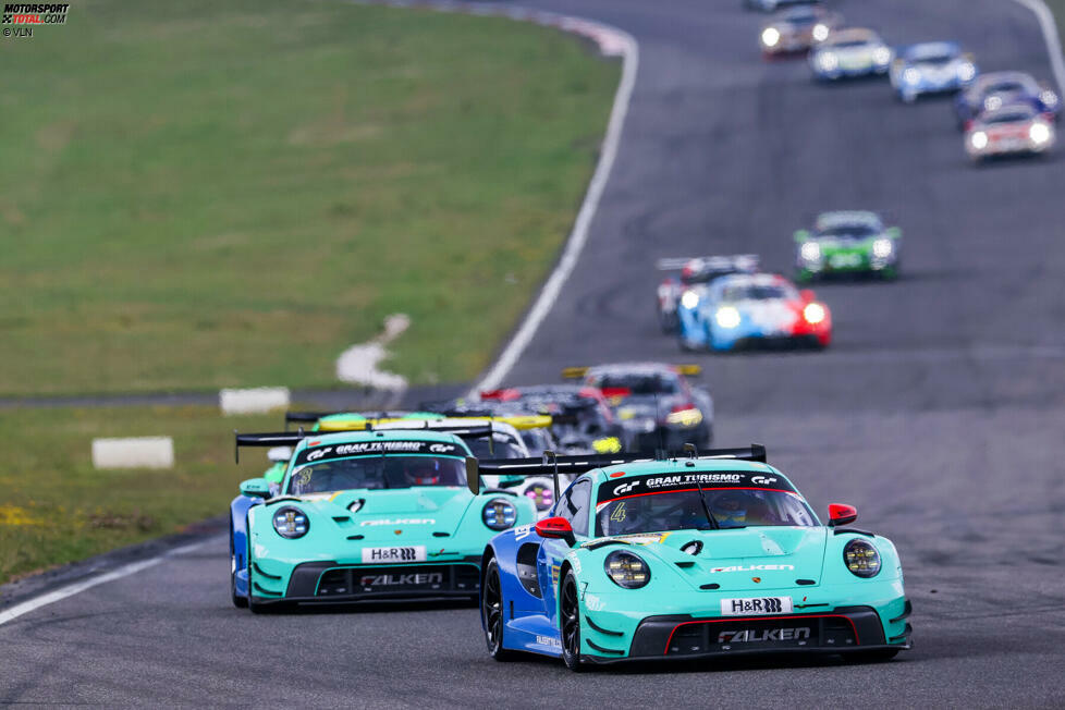 2024 erobert Timo Glock die Nordschleife: Gemeinsam mit seinem Kumpel Timo Scheider holt er im BMW M4 GT4 den Klassensieg beim 24-Stunden-Rennen, zudem gibt er in der NLS sein GT3-Debüt im Falken-Porsche (Foto) auf der Kulststrecke.
