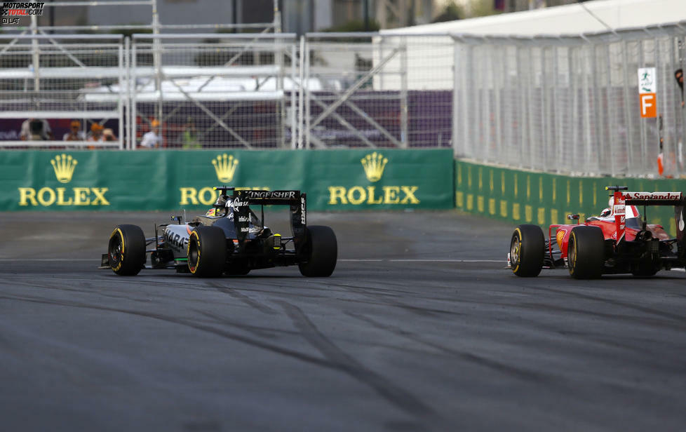 Perez, der sich am Start von Rang sieben auf fünf geschoben und anschließend Ricciardo kassiert hatte, schob sich mit solider Strategie in der Schlussphase an Räikkönen heran, wusste aber um dessen Sanktion. Trotzdem ließ es sich der Mexikaner nicht nehmen, auch auf der Strecke auf das Podium zu fahren.