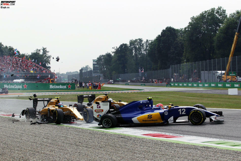 Im Kampf um Platz 14 kollidieren in Runde zwei Felipe Nasr und Jolyon Palmer. Für die FIA-Kommissare und den Rest der Welt ist der Fall sonnenklar: Nasrs Schuld, zehn Sekunden Strafe. Für Sauber-Teamchefin Monisha Kaltenborn nicht: 