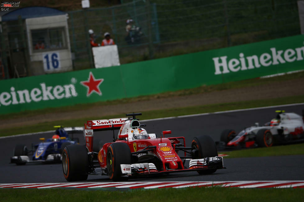 Das Duell um P3: Zwischen Runde 28 und Runde 33 verkürzt Hamilton seinen Rückstand auf Vettel von 9,1 auf 3,7 Sekunden. Vettel tobt am Boxenfunk über das 