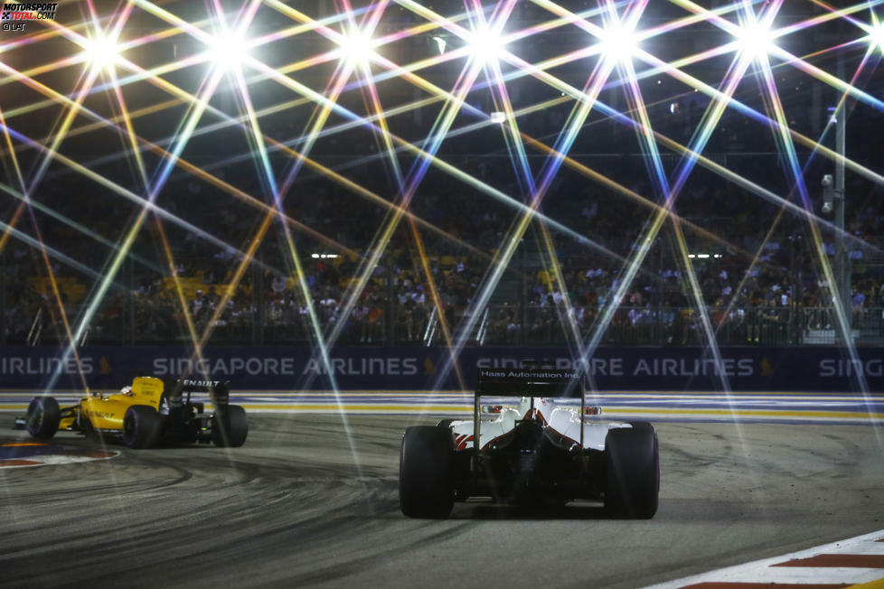 Für Romain Grosjean ist der Grand Prix von Singapur nach der Aufwärmrunde vorbei. Weil das Brake-by-Wire-System kaputt geht, gibt der Haas-Pilot auf. Am Samstag hatte er noch geschimpft: 