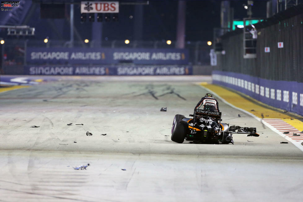 Auch Nico Hülkenberg hat einen kurzen Arbeitstag: Die Toro Rossos nehmen ihn in die Zange, es kommt zum Crash. 