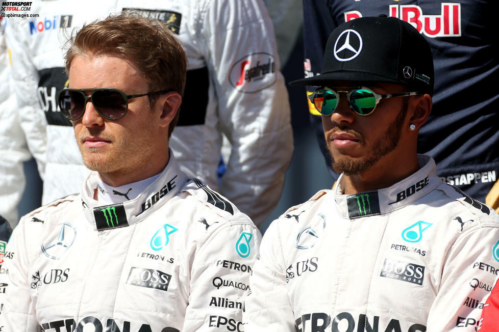Bereits zum dritten Mal in Folge entscheidet sich das Titelduell in der Formel 1 wohl zwischen Nico Rosberg und Lewis Hamilton. Die beiden dominieren die Saison 2016 nach Belieben und schenken sich nichts. Nachdem es für den Deutschen zu Saisonbeginn sehr gut aussah, hat Hamilton das Blatt gewendet. Wir zeigen das Titelduell in Bildern.