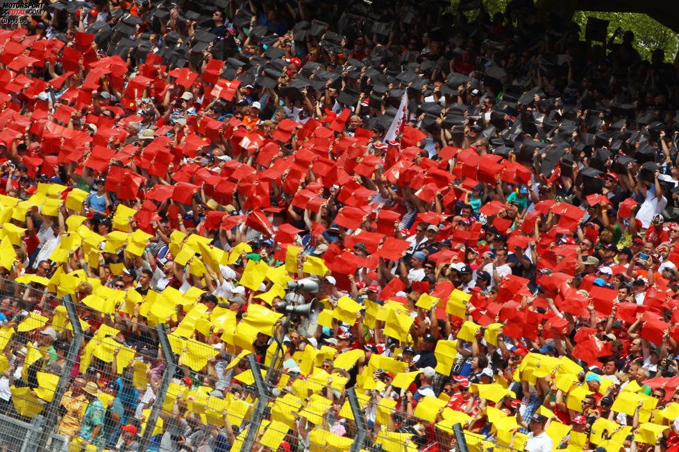 #F1istZurueck: 57.000 Fans kamen am Rennsonntag nach Hockenheim, um Hamilton siegen zu sehen. Das sind mehr als 2014 (52.000), aber weniger als die angestrebten 60.000. Und viel weniger als die 120.000+ Zuschauer aus den legendären Schumacher-Jahren.