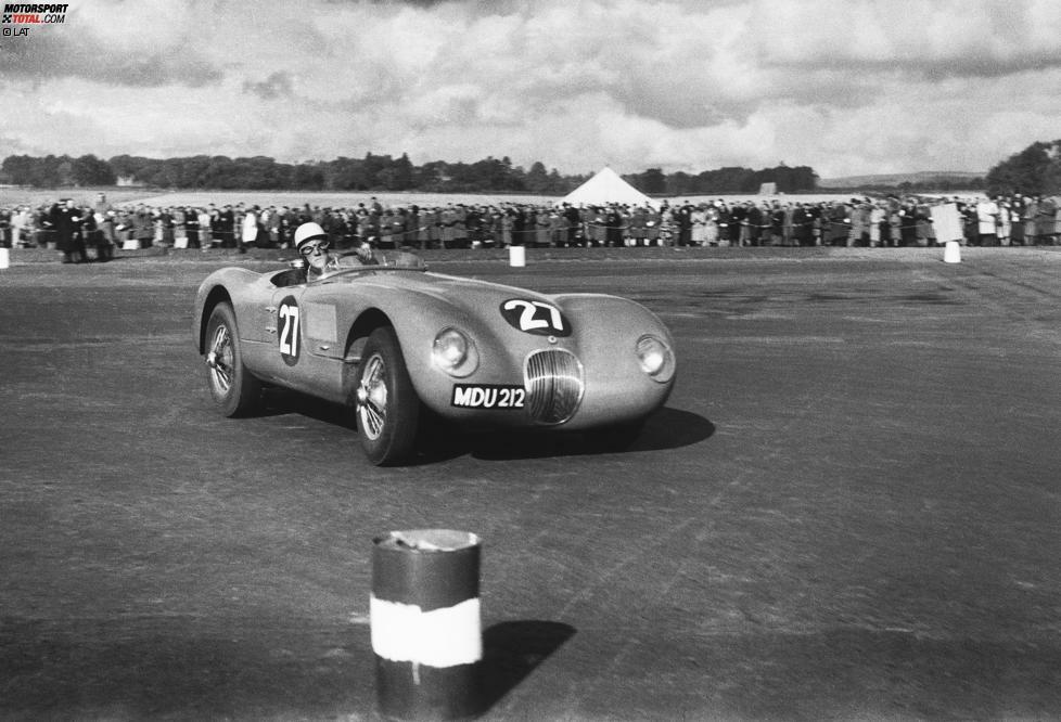 6. Reims 1952: Das Rennen ist vielleicht nicht das Wichtigste, dennoch erzielt Jaguar einen Durchbruch: Mit Stirling Moss in einem C-Type holt man den ersten Erfolg mit einer Scheibenbremse. Auf den langen Geraden kann man das Risiko der neuen Technologie eingehen, die später allgegenwärtig sein soll.