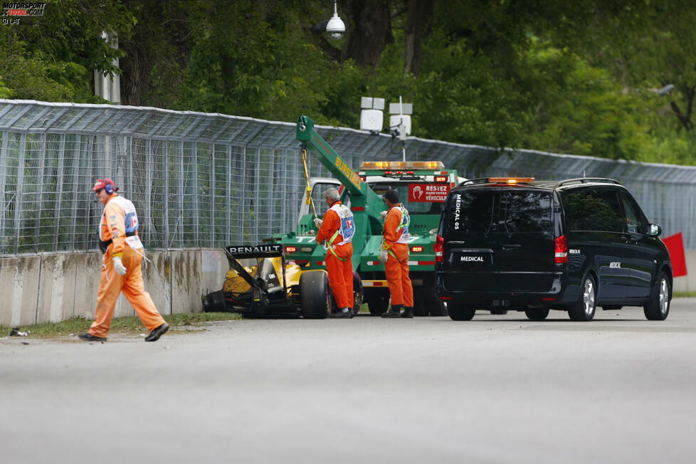 Kevin Magnussen timt seinen Abflug in Kurve 8 noch schlechter: am Samstagmorgen vor dem Qualifying. Die Renault-Mechaniker müssen das Chassis wechseln, das Auto wird nicht rechtzeitig fertig. Nur dank FIA-Gnaden darf Magnussen am Rennen teilnehmen. In dem dreht er Felipe Nasr um und wird 16.