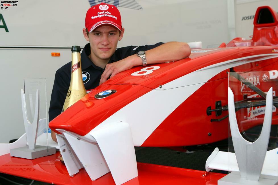 Marco Wittmanns Karriere beginnt 1996 im Alter vom sechs Jahren im Kartsport. 2007 führt ihn sein Weg - mit mittlerweile 17 Jahren - in den Formelsport. Seine erste Station: Die Deutsche Formel BMW. Dort trifft er unter anderem auf seine späteren DTM-Konkurrenten Adrien Tambay und Daniel Juncadella.