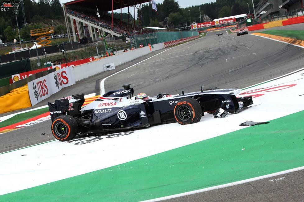 Belgien-Grand-Prix (2013): Kollision mit Paul di Resta bei der Einfahrt in die Box. Es hagelt eine Strafe.