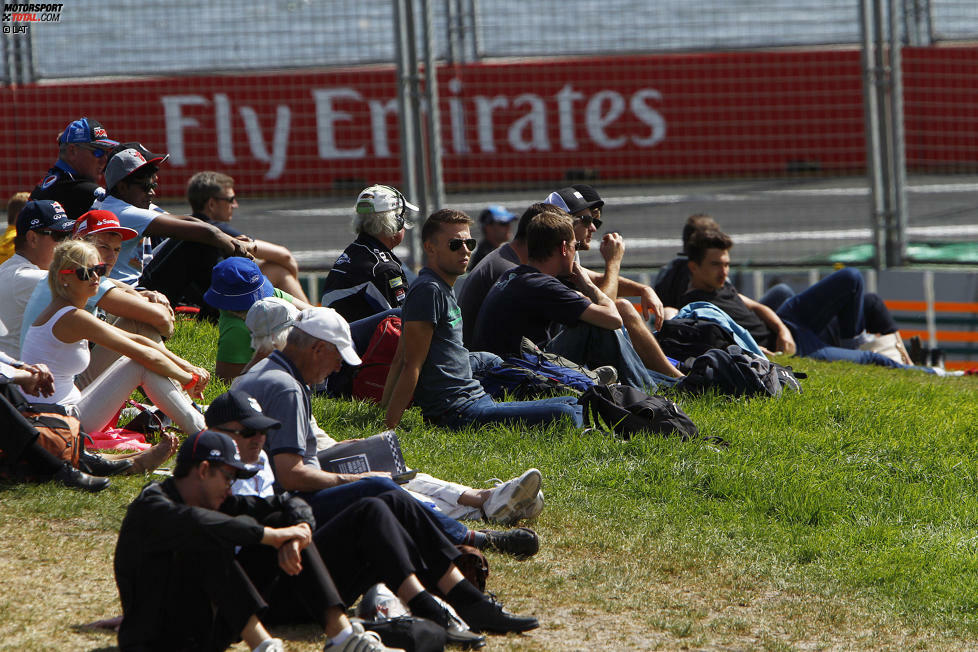 Genügend Zeit für einen Seitenblick hat Max Verstappen. 