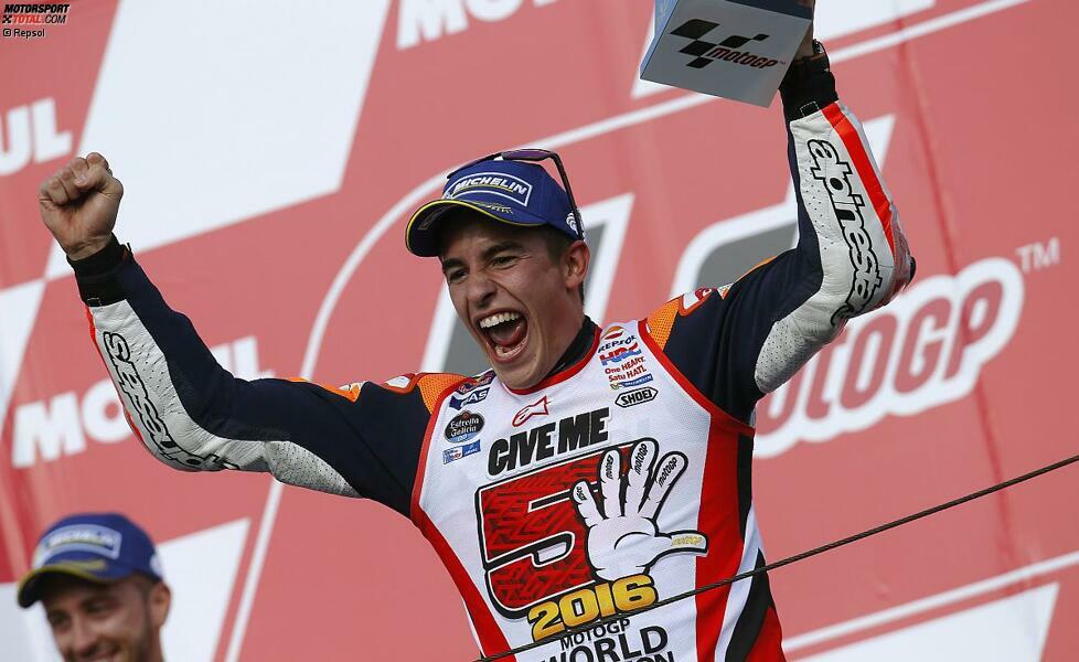 Motegi: Marc Marquez (Honda) - Nur ein Rennen später macht der Spanier den Sack zu. Ausgerechnet im Honda-Land krönt er sich mit einem Sieg zum Weltmeister, weil Rossi und Lorenzo stürzen. Für Marquez soll es allerdings der letzte Erfolg in diesem Jahr bleiben.