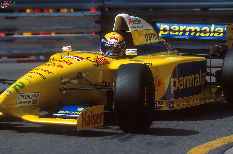 Forti (1995): Ein knallgelbes U-Boot unternimmt in der Formel 1 seine Tauchgänge allen voran in den Tiefen des Klassements. Als Guido Forti aus seinem Juniorteam 1995 eine Mannschaft für die Königsklasse macht, besorgt ein brasilianischer Supermarkt-Boss die nötigen Millionen. Der Clou: In seinen Geschäften bietet er Unternehmen von Weltrang bevorzugte Platzierung, wenn sie bei Forti einsteigen. Als Gegenleistung für die Geldbeschaffung bekommt sein Sohn Pedro Diniz ein Cockpit.