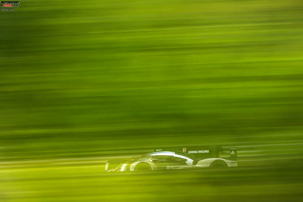Die höchste mit dem Porsche 919 Hybrid im Rennen erreichte Spitzengeschwindigkeit fuhr Brendon Hartley mit 333,9 km/h in Runde 50.