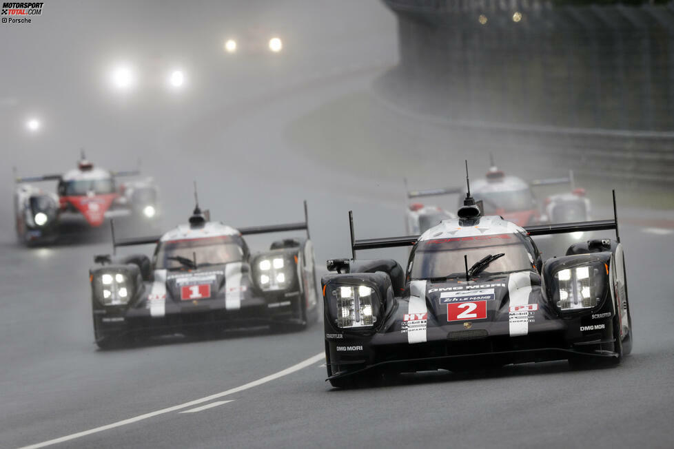 Die Startnummer 2 führte das Rennen über 51 Runden an. 52 Führungsrunden gingen im ersten Renndrittel an den Schwester-Porsche mit der Nummer 1 von Timo Bernhard, Brendon Hartley und Mark Webber.