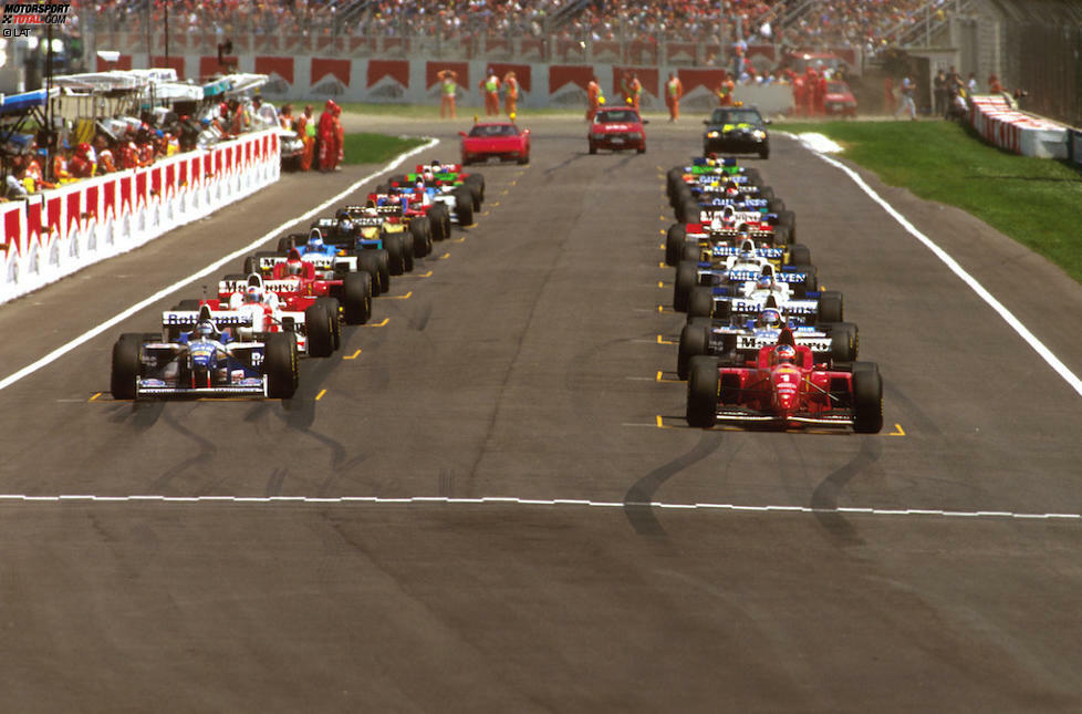 1996 wird der Modus erstmals grundlegend verändert, weil mehr Spannung erzeugt werden soll: Die FIA beschneidet das Qualifying auf eine einstündige Session am Samstag, in der nur noch maximal zwölf Runden pro Fahrer und Auto erlaubt sind.