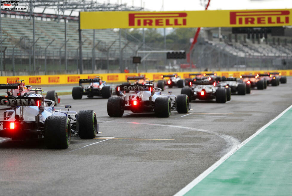 2021 probiert die Formel 1 bei drei Rennen erstmals Sprintrennen zur Ermittlung der Startaufstellung für den Grand Prix aus. Für die ersten drei Piloten gibt es zudem Punkte nach dem Schlüssel 3-2-1. Für 2022 wird das Format leicht angepasst, Zähler bekommen nun die Top 8.