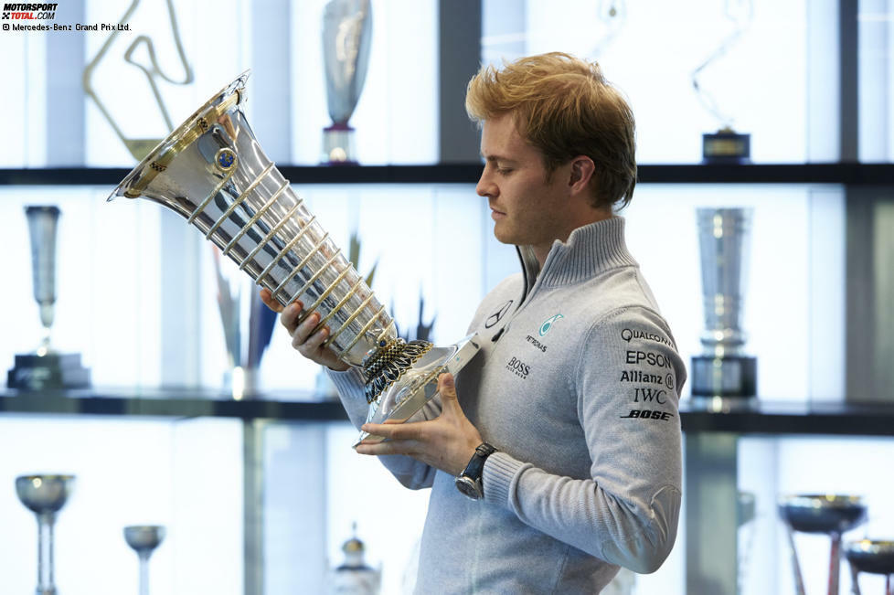 Die Formel-1-Karriere des Nico Rosberg dauerte elf Jahre und endete auf ihrem Höhepunkt: mit dem WM-Titel 2016 für Mercedes und einer bewegenden Pressekonferenz in Wien. Wir blicken zurück auf 206 Grand-Prix-Starts, 23 Rennsiege, 57 Podiumsplatzierungen und 30 Pole-Positions.