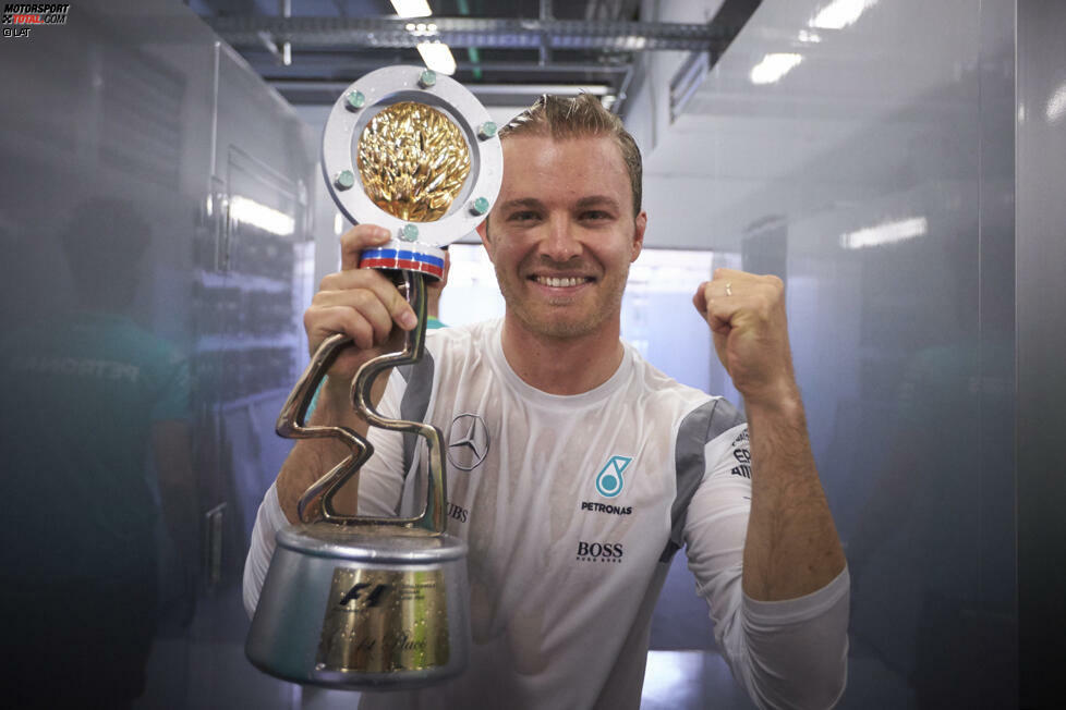 Unaufhaltsam: Nico Rosberg gewinnt in Sotschi sein siebtes Formel-1-Rennen hintereinander. Das haben vor ihm nur Ascari, Schumacher und Vettel geschafft. Und noch niemand, der die ersten vier Saison-Grands-Prix gewonnen hat, wurde später nicht Weltmeister. Aber: 