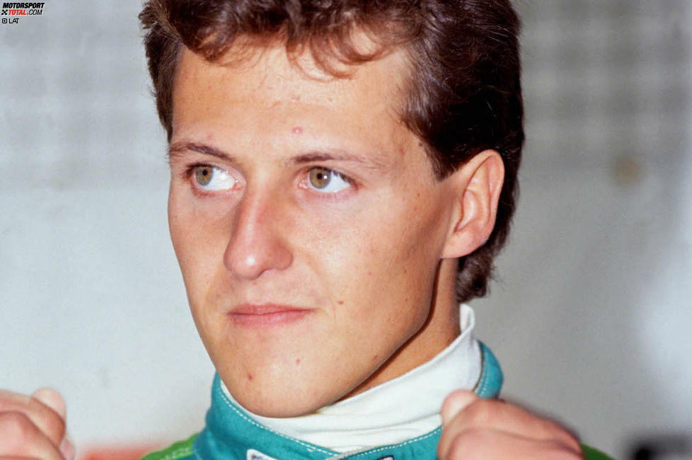 Schumacher bekommt den Job und muss sich mit dem Kurs in Spa vertraut machen. Teamkollege Andrea de Cesaris zeigt ihm die kalte Schulter und kommt einer Bitte Jordans, ihm am Donnerstag vor dem Rennen bei einer Runde in einem Straßen-Pkw die Brems- und Schaltpunkte zu zeigen, nicht nach. Doch Schumacher weiß sich zu helfen...