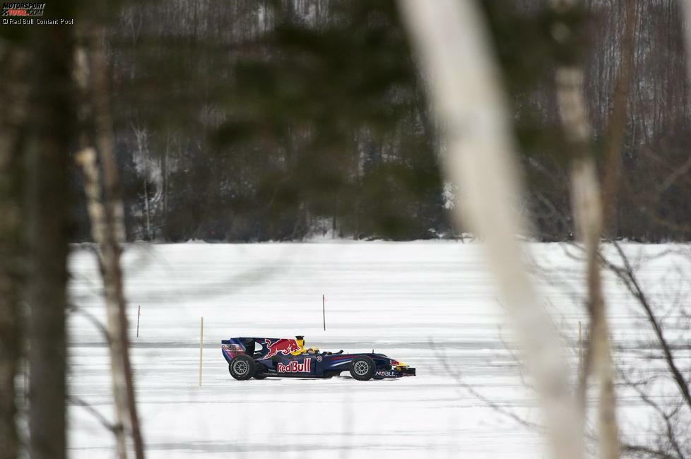 Auf dem Clearwater Lake in Montreal: Sebastien Buemi ließ 2010 seinen RB5 über die Eisplatte in Kanada rauschen und sorgte für einige - im wahrsten Sinne des Wortes - 