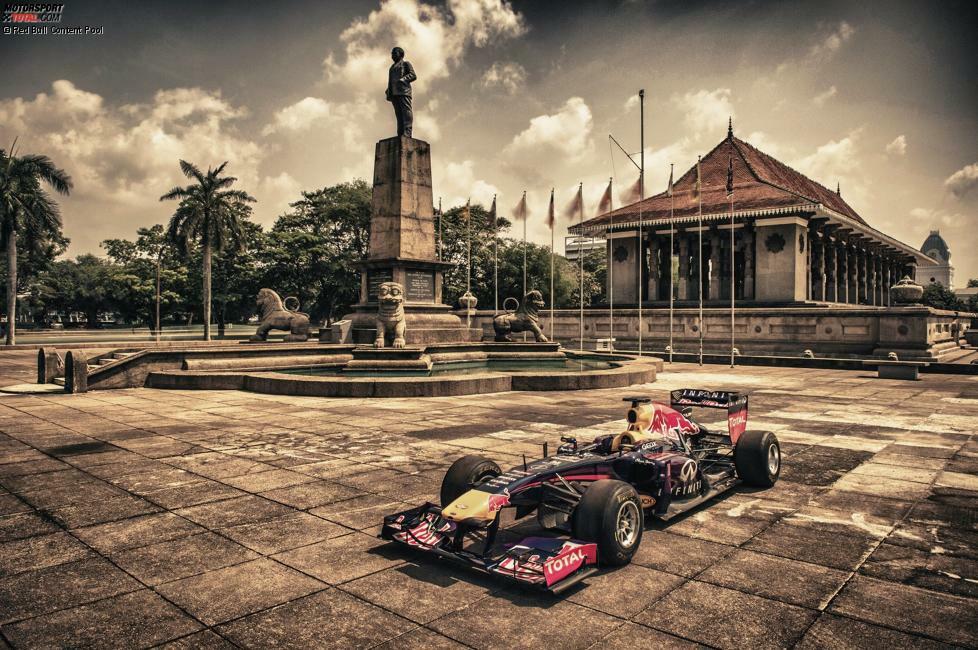 Buddha trifft Bullen: Rund um Colombo, der Hauptstadt Sri Lankas (dem früheren Ceylon) ließen die Österreicher 2013 den Motor aufheulen.