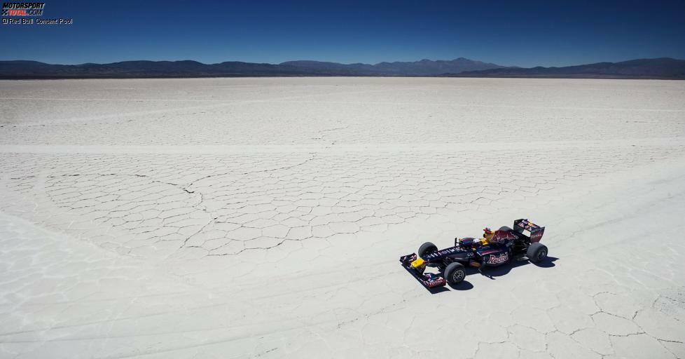 Kein Geschwindigkeitsrekord in Bonneville, trotzdem eine Mondlandschaft: Daniel Ricciardo fuhr 2012 in der Salinas Grandes, einer Salzwüste in Argentinien...