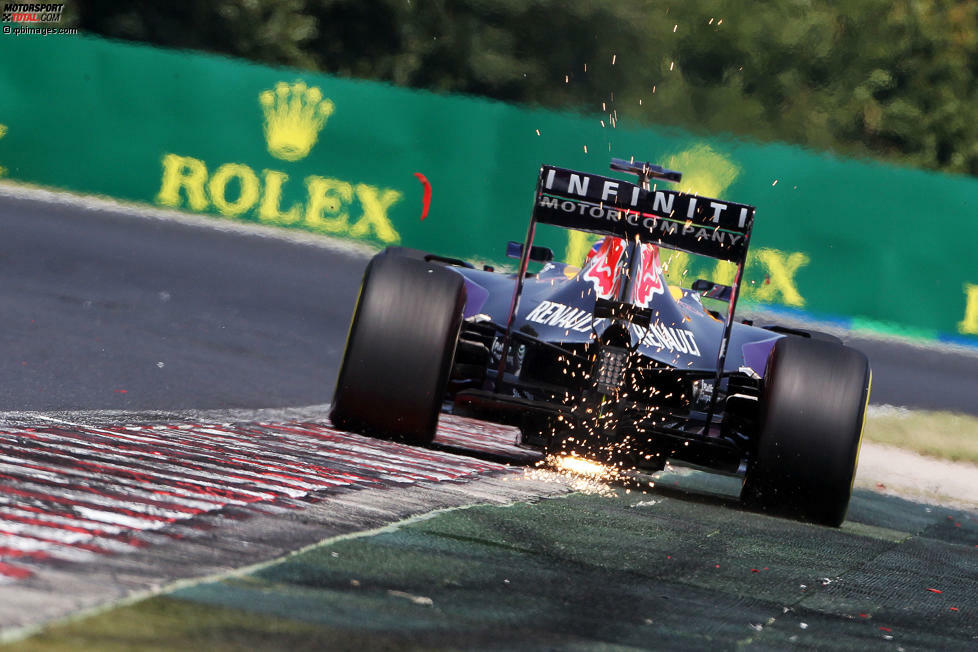 Ein Thema für sich die Randsteine auf dem Hungaroring, die seit einem Umbau kaum noch ein Hindernis darstellen. Ergo überwacht die Rennleitung die Einhaltung der Streckenbegrenzung erstmals elektronisch.