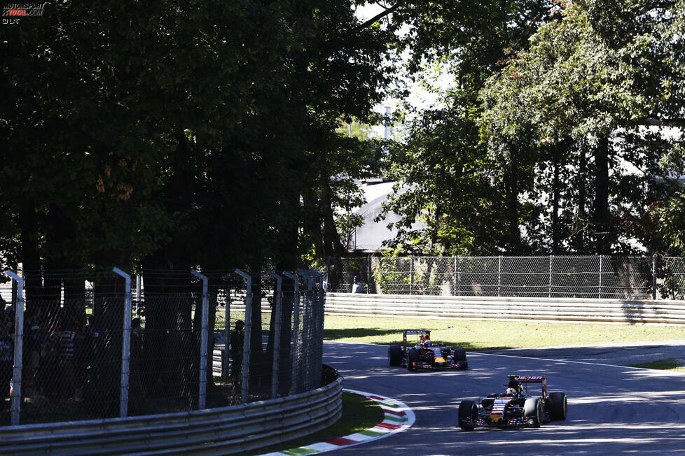 Carlos Sainz (Toro Rosso) erklärt, dass ihm der Geruch von Holzkohle in die Nase steigen würde, wenn er sich in der Nähe der Haupttribüne befindet: 