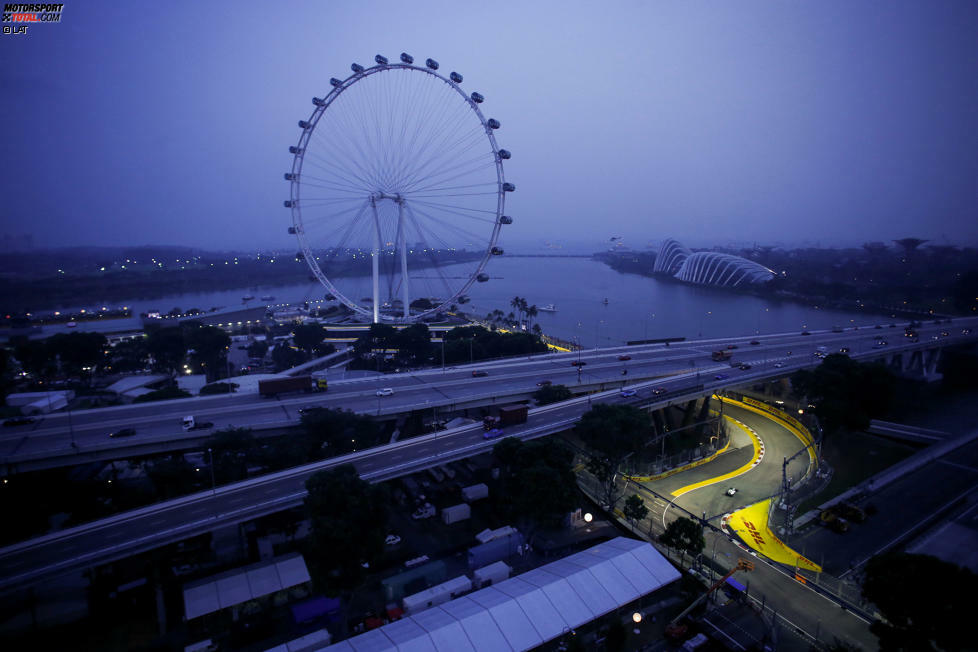 Willkommen zum wohl speziellsten Grand Prix des Jahres: Singapur steht zwar erst zum neunten Mal im Formel-1-Kalender, ist für viele Piloten aber bereits ein echter Klassiker. Wir sagen euch, worauf man bei dem wohl härtesten Rennen der Saison achten muss.